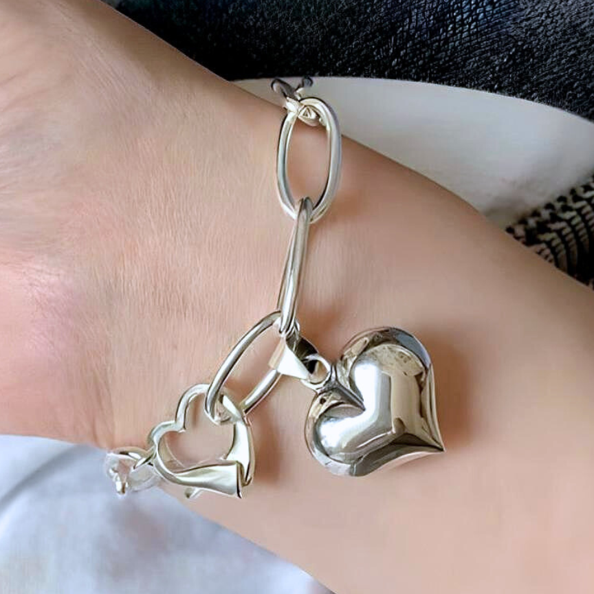 Pulsera de Plata 925 con colgantes en forma de corazón - Love Strong