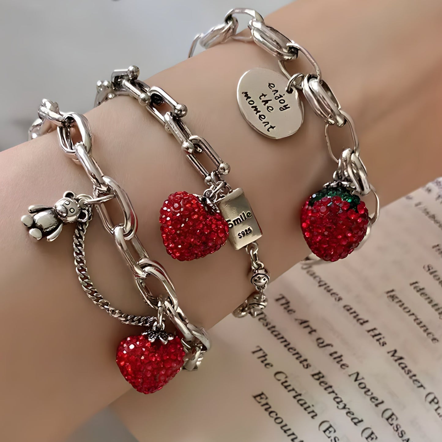 Pulsera de Plata 925 con colgante de oso y circonita de fresa roja - Fresa
